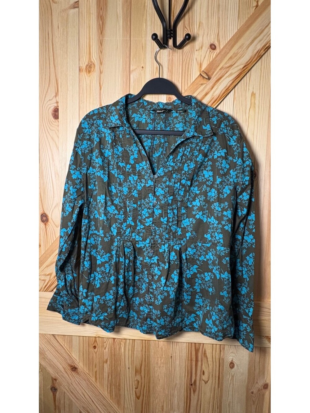 Eddie Bauer Women's XXL Brown and Blue Floral Button-Up Blouse